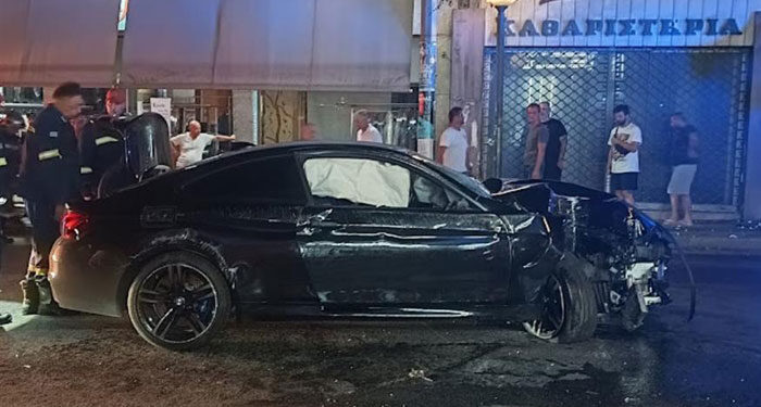 Λεωφόρος Βουλιαγμένης: οι επιβάτες εγκατέλειψαν το αυτοκίνητο πριν έρθει η αστυνομία