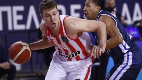 Βεζένκοφ: «Δεν απαντώ σε ανθρώπους που δεν έχουν μπει ποτέ στο γήπεδο»