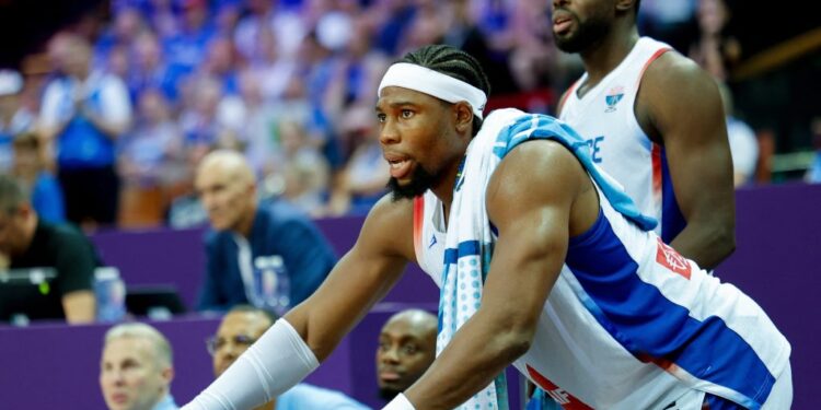 Eurobasket 2025: Η ενόχληση του Γιαμπουσέλε με Γεωργιανό δημοσιογράφο μετά τον αποκλεισμό της Γαλλίας