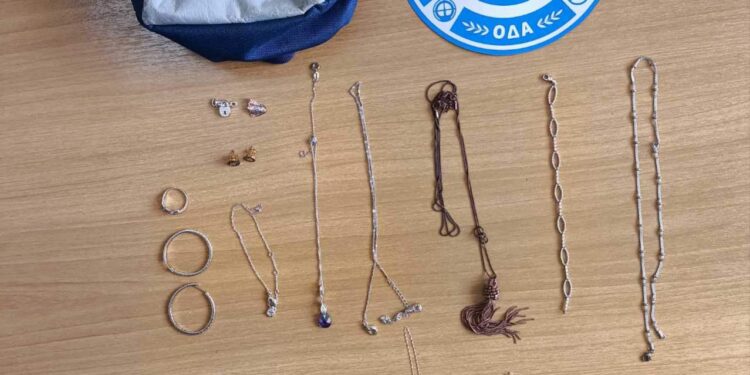 Συνελήφθη άνδρας για διάπραξη διακεκριμένων κλοπών σε οικίες στο Αγρίνιο