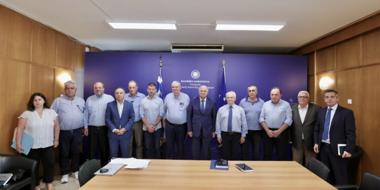 Σύσκεψη Κώστα Τσιάρα με Περιφερειάρχες για την ευλογιά – Σχέδιο δέκα ημερών με σταθμούς απολύμανσης σε οδικούς άξονες και αυστηροποίηση μέτρων