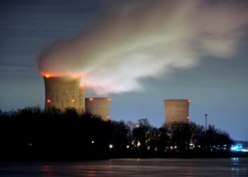 ΗΠΑ – Βρετανία: Συμφωνία για «χρυσή εποχή» πυρηνικής ενέργειας