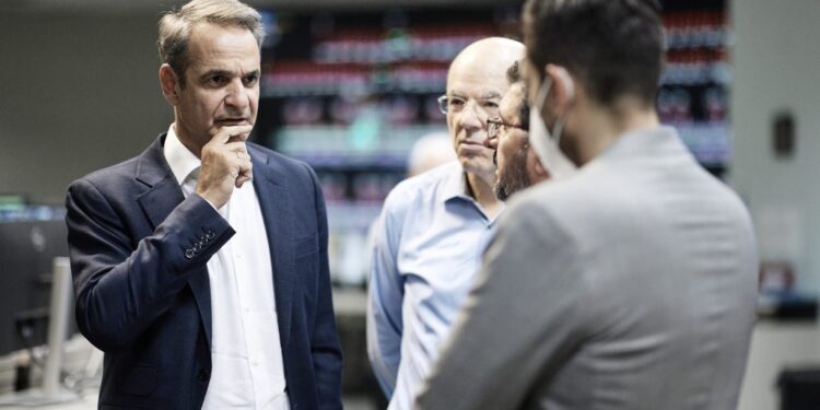 Επίσκεψη του πρωθυπουργού στο σταθμό του Μετρό Συντάγματος εν όψει της 24ωρης λειτουργίας