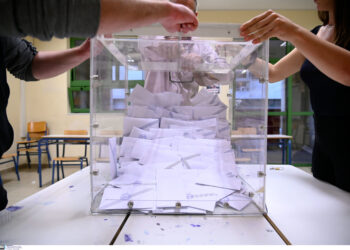 Δημοσκόπηση PULSE: Στο 24% η ΝΔ, δεύτερο το ΠΑΣΟΚ και οκτακομματική Βουλή. Ποιά η άποψη των πολιτών για τις εξαγγελίες Μητσοτάκη στη ΔΕΘ;