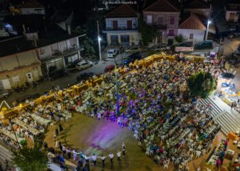 Το Φετινό Φεστιβάλ Οίνου Οινιαδών ξεπέρασε κάθε προσδοκία, κόσμος απ’ όλο το νομό και πέρα από αυτόν, βρέθηκε στην Κατοχή