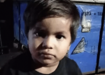 5χρονος αποκεφαλίστηκε από ποδηλάτη στην Ινδία!