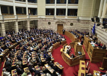 Βουλή: Συνέχεια της συζήτησης του νομοσχεδίου του υπ. Δικαιοσύνης μετά τη νέα ένσταση αντισυνταγματικότητας από τη Ζ. Κωνσταντοπούλου