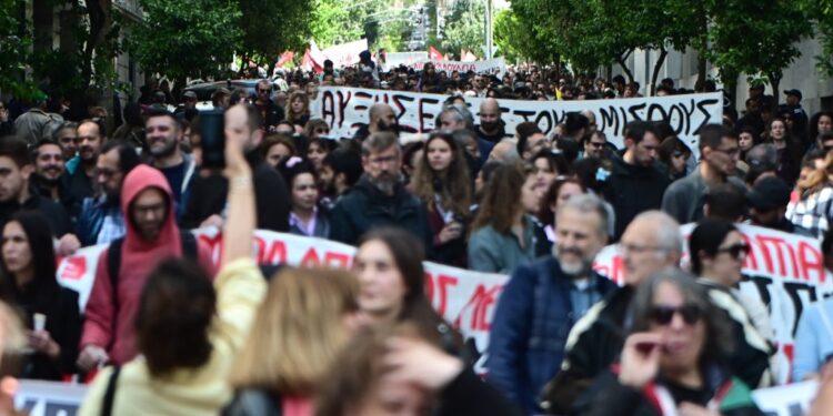 ΓΣΕΕ: 24ωρη απεργία την 1η Οκτωβρίου