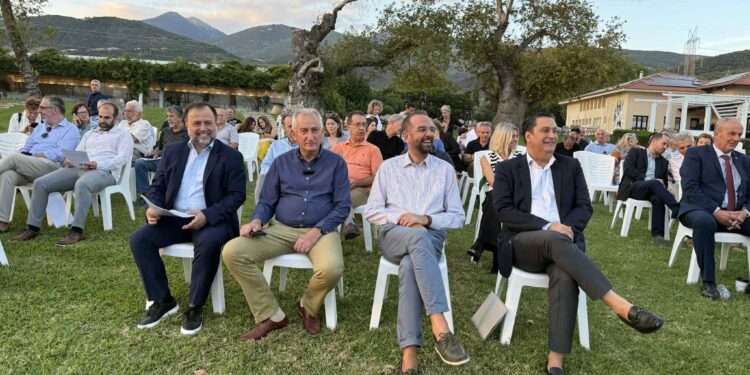 Επιτυχημένη η εκδήλωση της Περιφέρειας για την προστασία και βιώσιμη ανάπτυξη της Τριχωνίδας (φωτο-βίντεο)