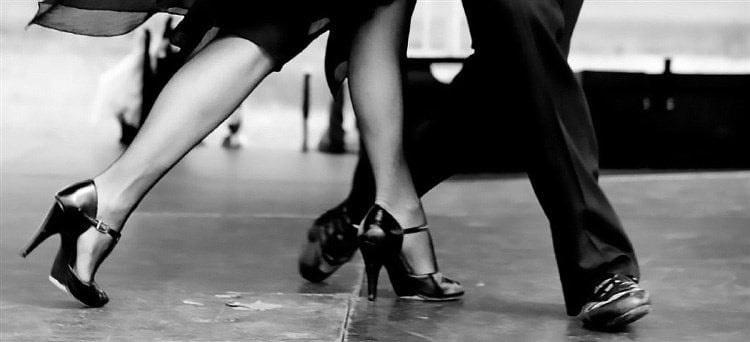 Οι ζεϊμπεκιές των Αιτωλοακαρνάνων πασόκων στη Θεσσαλονίκη