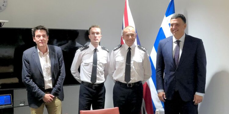 Β. Κικίλιας από Λονδίνο: «Μάχη των λιμενικών στα θαλάσσια σύνορά μας»