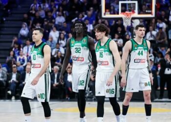 Παναθηναϊκός: Δώρο για τον 11χρονο φίλο της ομάδας που επισκέφτηκε τα αποδυτήρια