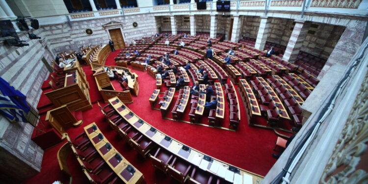 Ψηφίστηκε το ν/σ του υπ. Δικαιοσύνης. Απόρριψη της ένστασης της Ζωής Κωνσταντοπούλου