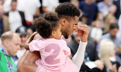 Γιάννης Αντετοκούνμπο: «Δεν υπάρχει καλύτερο συναίσθημα από το να εκπροσωπείς τη χώρα σου»