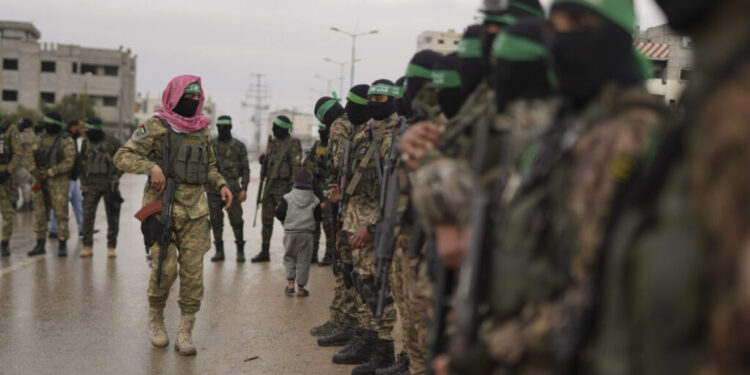 Ο Τραμπ προειδοποιεί «για τελευταία φορά» τη Χαμάς να αποδεχτεί τη συμφωνία περί απελευθέρωσης  ομήρων