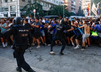 Παρίσι: Επεισόδια με 19 συλλήψεις Ιταλών πριν τον αγώνα Παρί Σ.Ζ.-Αταλάντα για το Champions League