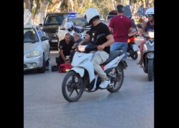 Ηρωική επέμβαση αστυνομικού στη Σαντορίνη: Έσωσε άνδρα με 20 λεπτά συνεχούς ΚΑΡΠΑ