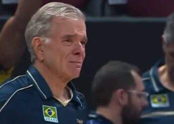 Παγκόσμιο Βόλεϊ: Ο προπονητής της εθνικής Βραζιλίας πληροφορήθηκε τον θάνατο της μητέρας του εν ώρα αγώνα