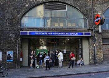 Βρετανία: Χωρίς μετρό το Λονδίνο – Σε κυλιόμενες απεργίες χιλιάδες εργαζόμενοι