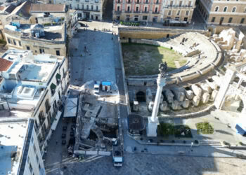 Βυζαντινό φρούριο ξεπροβάλλει πάνω στα ερείπια του ρωμαϊκού αμφιθεάτρου 