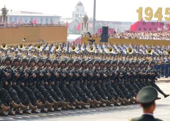 Η Κίνα παρουσιάζει τη στρατιωτική της ισχύ: Βίντεο από την «χορογραφημένη» παρέλαση στο Πεκίνο