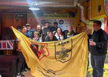 Φιλάθλοι της Γουότφορντ στέκονται στο πλευρό 16χρονου θύματος οπαδικής επίθεσης