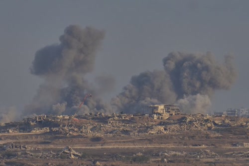 Μαίνονται οι ισραηλινές επιθέσεις στη Γάζα – 78 νεκροί στην πόλη