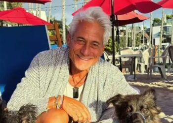 Ο Ολυμπιονίκης Γκρεγκ Λουγκάνις πουλάει τα μετάλλια του για να φύγει από τις ΗΠΑ