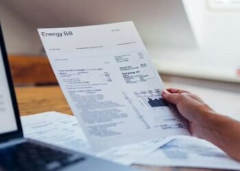 Ηλεκτρικό ρεύμα: Μείωση στα επαγγελματικά τιμολόγια το Σεπτέμβριο – Ανάσα για τις επιχειρήσεις