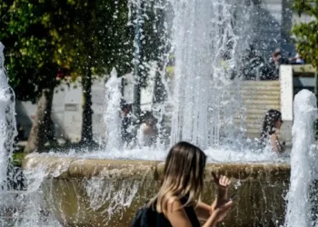 Καιρός σήμερα: Στους 33 βαθμούς η θερμοκρασία. Mποφόρ στο Αιγαίο