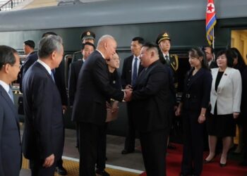 Βόρεια Κορέα: H κόρη του Κιμ Γιονγκ Ουν στην παρέλαση της Κίνας  – Ως πιθανή διάδοχο την βλέπουν οι αναλυτές