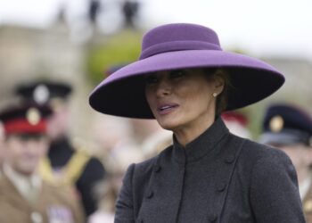 Η Μελάνια και τα καπέλα της.Μόδα ή διπλωματία