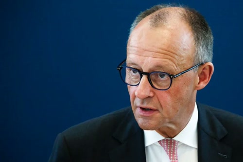 Κάλεσμα Μερτς σε επιχειρήσεις για εμπιστοσύνη και ανάπτυξη