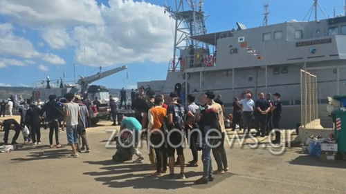 Μεταφορά των τελευταίων μεταναστών από την Αγυιά στις Σέρρες