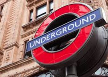 Λονδίνο: Επιβάτες εγκλωβίστηκαν σε συρμό του μετρό – Απεγκλωβίστηκαν μετά από ώρες