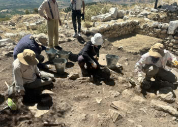 Αρχαιολογική έρευνα έφερε στο φως κουζίνα και κελάρια αρχαίας ελληνικής πόλης