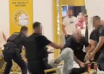 Μύκονος: Χάος με Ιταλούς τουρίστες – Αντιστάθηκαν στη σύλληψη και επιτέθηκαν σε αστυνομικούς