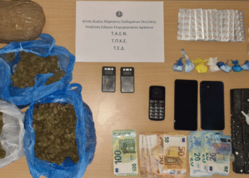 Θεσσαλονίκη: Ο σκύλος της αστυνομίας “μυρίστηκε” τα ναρκωτικά και κατέδωσε σπείρα