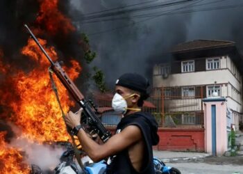 Εκτός ελέγχου το Νεπάλ: Σοκαριστικές επιθέσεις κατά πολιτικών