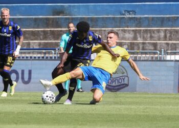 Ο Άρης πέρασε 1-0 από το Αγρίνιο