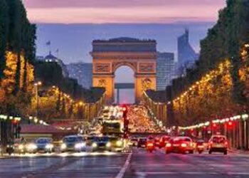 Παρίσι: Το 20% των ακινήτων στη λεωφόρο των Ηλυσίων Πεδίων ανήκει σε οικογένειες και επενδυτικά κεφάλαια με προέλευση το Κατάρ