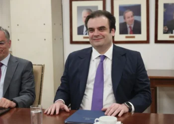 Μηδενικός φόρος για εισόδημα έως 20.000 ευρώ σε πολύτεκνους μισθωτούς και ελεύθερους επαγγελματίες