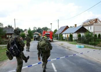 Πολωνία: 40.000 στρατιώτες στα σύνορα – Στήριξη από Γαλλία, Βρετανία και Ολλανδία