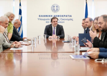 Μηδενικός φόρος για εισόδημα έως 20.000 ευρώ σε πολύτεκνους μισθωτούς και ελεύθερους επαγγελματίες