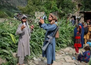 Αφγανιστάν: Οι Ταλιμπάν περιορίζουν κινητά και ίντερνετ