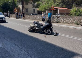 Αμφιλοχία – Δικυκλιστής στο νοσοκομείο μετά από τροχαίο