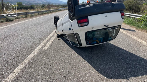 Αμφιλοχία: Ανατροπή ΙΧ – Σώα η γυναίκα οδηγός