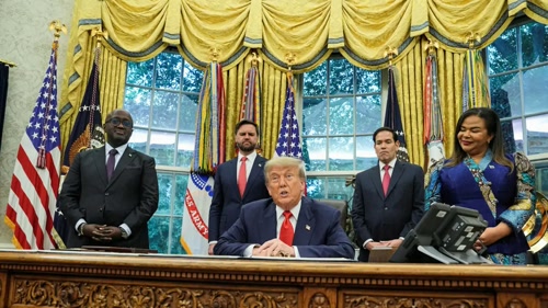 Ο Ντόναλντ Τραμπ χαρακτηρίζει το «Antifa» τρομοκρατική οργάνωση και ζητά αυστηρές έρευνες