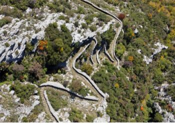 Ζαγόρι: Άφαντη Ολλανδή τουρίστρια μπροστά στα μάτια του συζύγου της