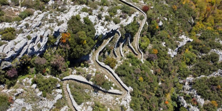 Ζαγόρι: Άφαντη Ολλανδή τουρίστρια μπροστά στα μάτια του συζύγου της